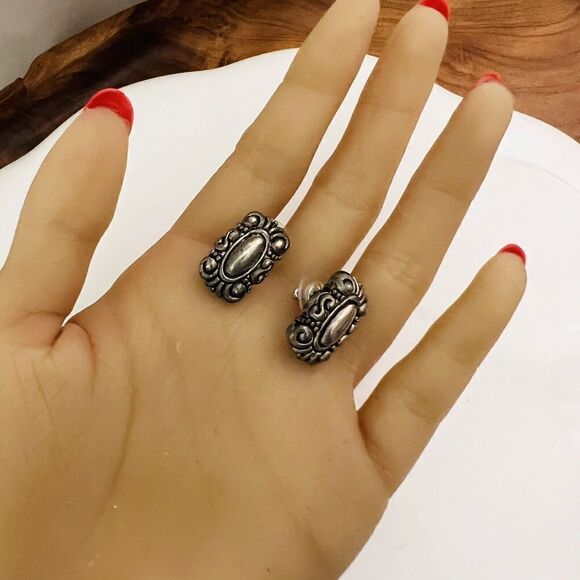 Vintage Earrings Silver Plate Textured Frame Ornate Pierced Rectangular 4572 - Picture 5 of 7